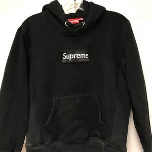 Supreme sweatshirt